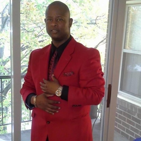 Meet your Posher, Clifford - Picture 1 of 1